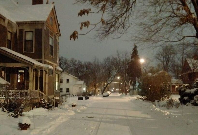 Innisfree Bed & Breakfast