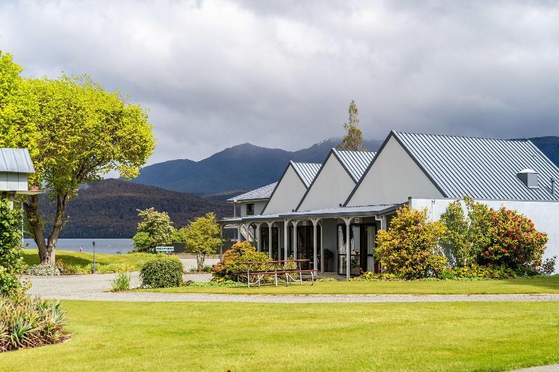 Lakeside Motel & Apartments