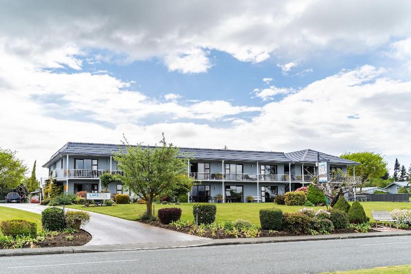 Lakeside Motel & Apartments