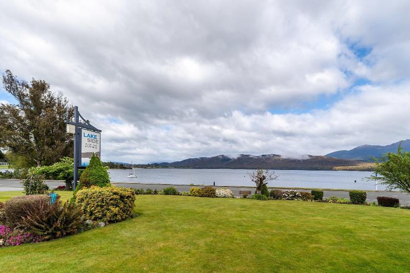 Lakeside Motel & Apartments