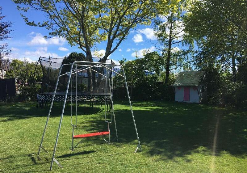 Lakeside Motel & Apartments