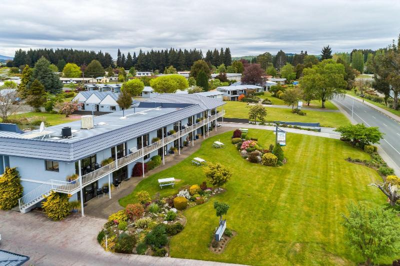 Lakeside Motel & Apartments