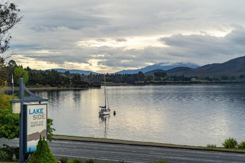 Lakeside Motel & Apartments