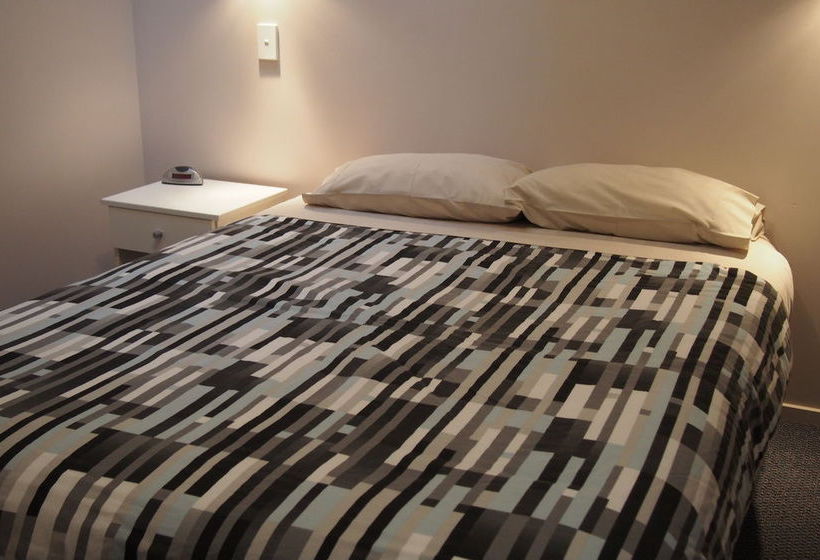 Linkwater Motel And Backpackers