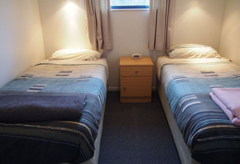 Linkwater Motel And Backpackers