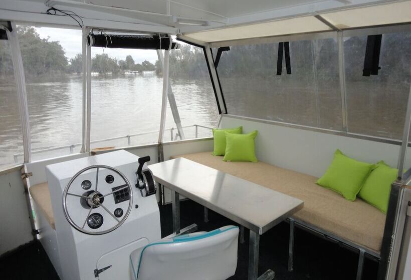 Moama On Murray Houseboats