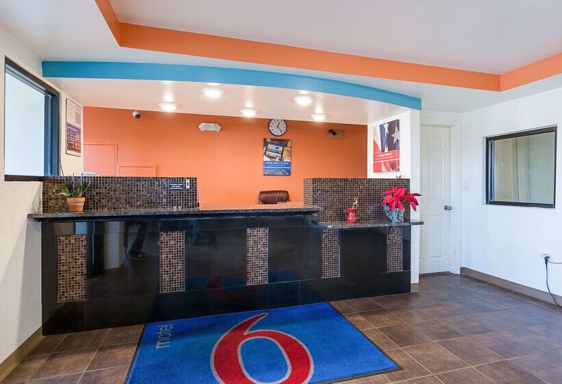 Motel 6 Bells, Tn   Brownsville