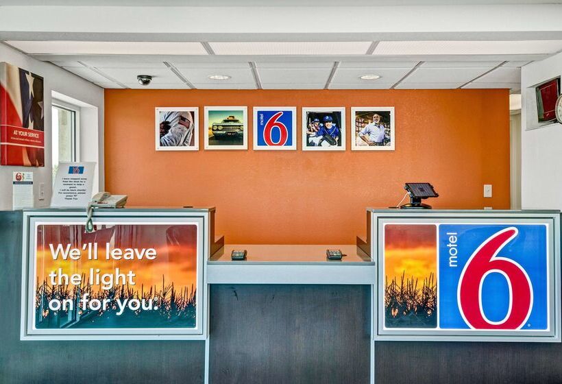 Motel 6 Big Springs, Ne