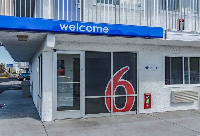 فندق على الطريق Park Inn By Radisson, Cheyenne