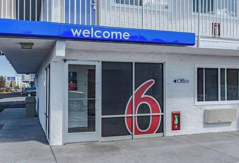 فندق على الطريق Park Inn By Radisson, Cheyenne