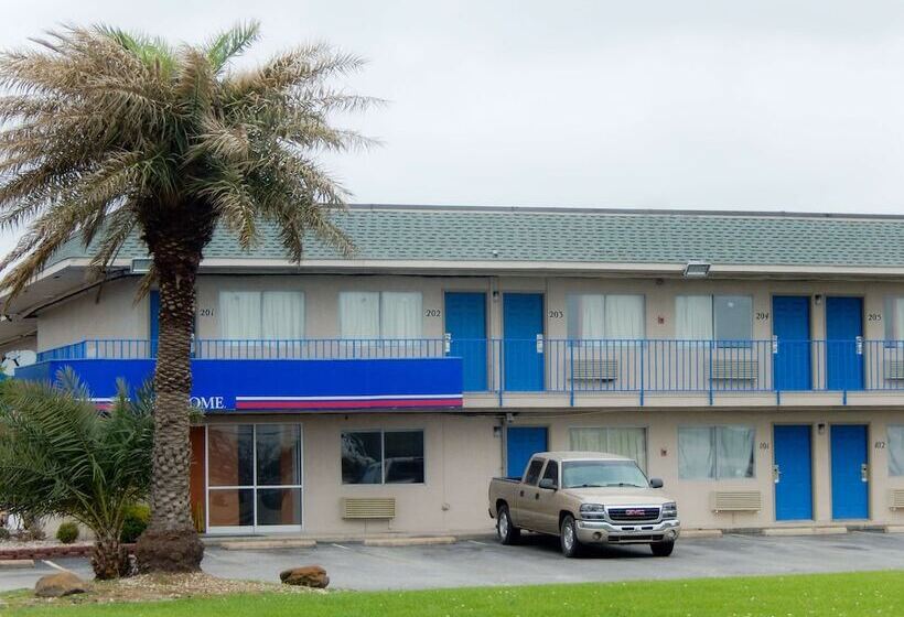 Motel 6 Clute, Tx