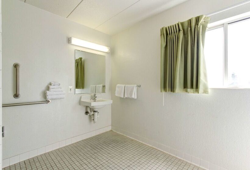 Motel 6 Portland, Me