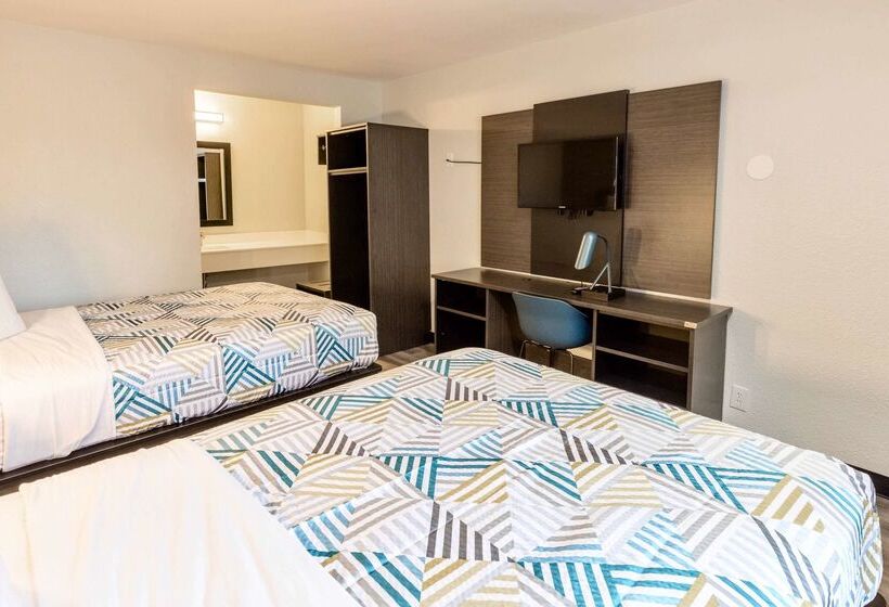 Motel 6carlsbad, Ca  East Near Legoland