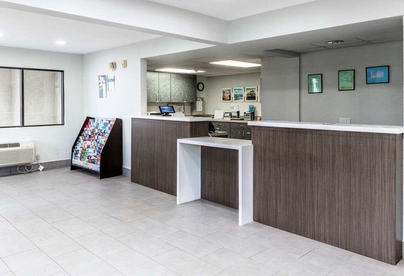 Motel 6carlsbad, Ca  East Near Legoland