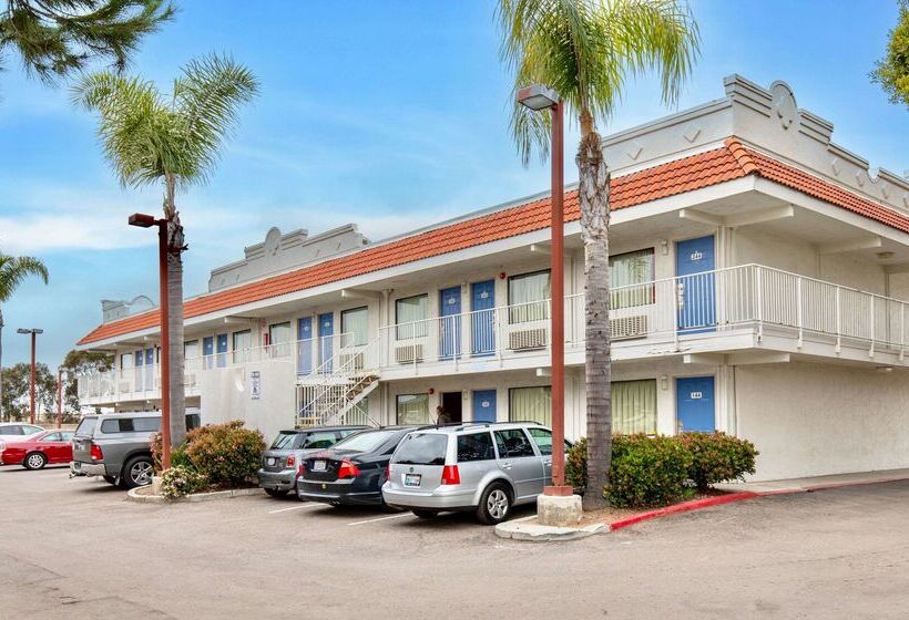 Motel 6carlsbad, Ca  East Near Legoland