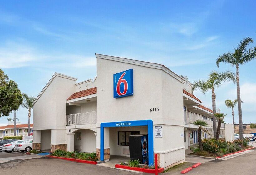 Motel 6carlsbad, Ca  East Near Legoland