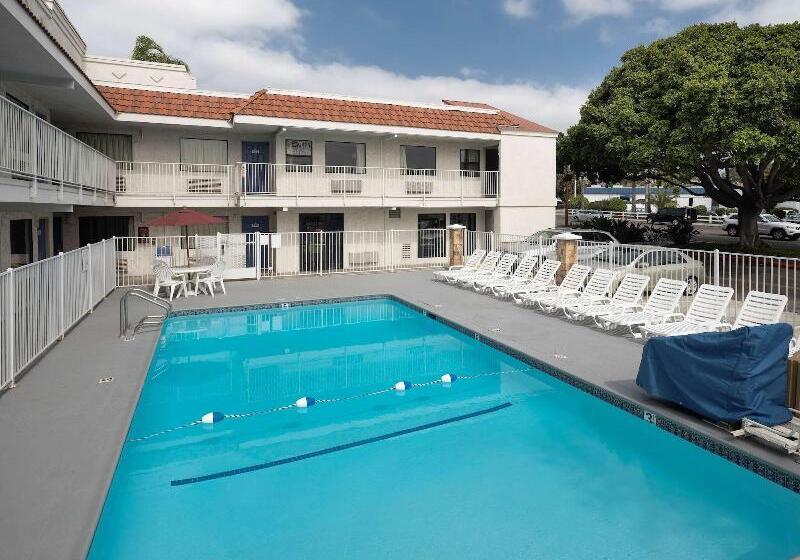 Motel 6carlsbad, Ca  East Near Legoland