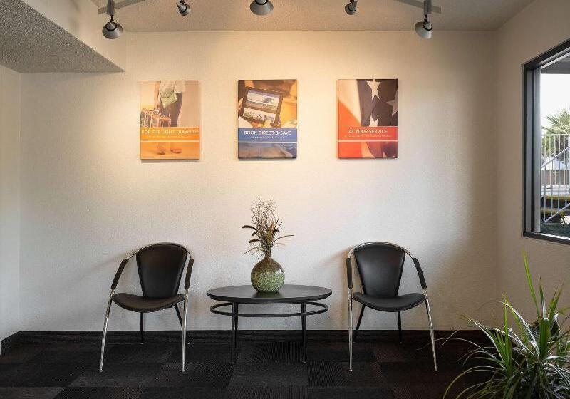 Motel 6carlsbad, Ca  East Near Legoland