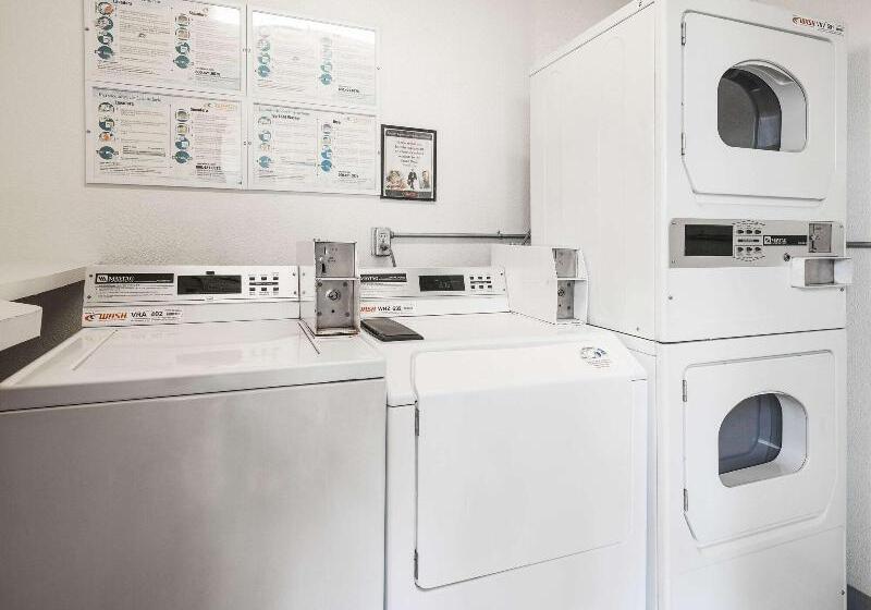 Motel 6carlsbad, Ca  East Near Legoland