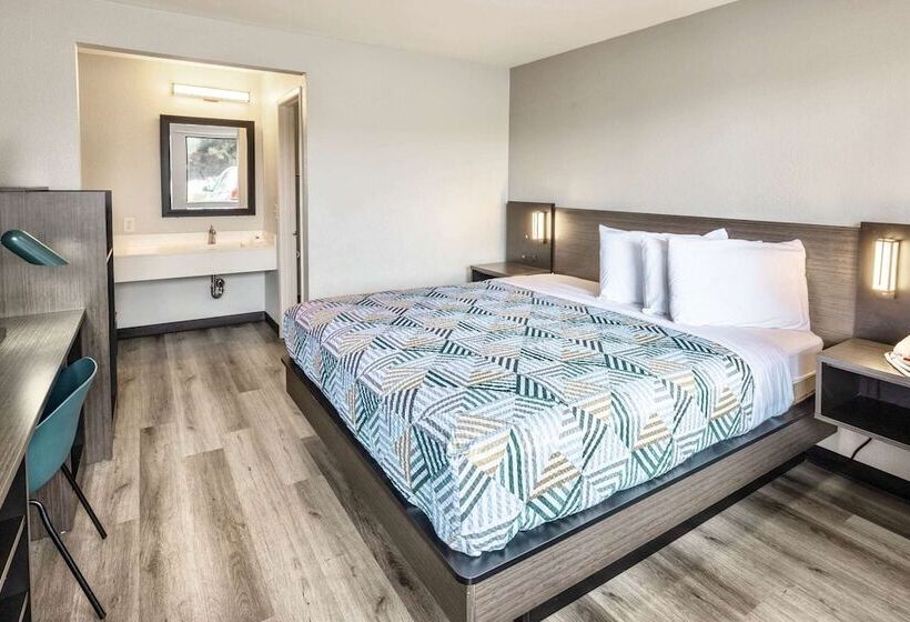 Motel 6carlsbad, Ca  East Near Legoland