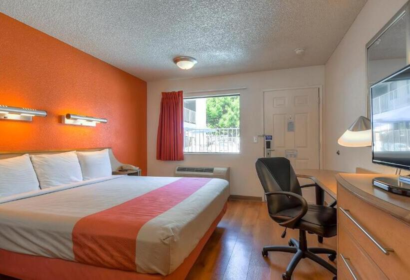 Motel 6carlsbad, Ca  East Near Legoland