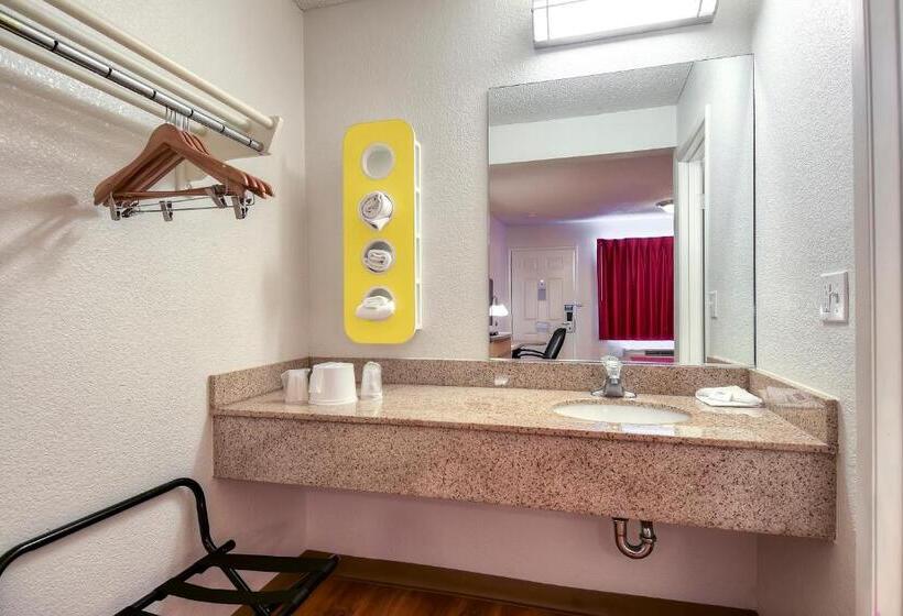 Motel 6carlsbad, Ca  East Near Legoland