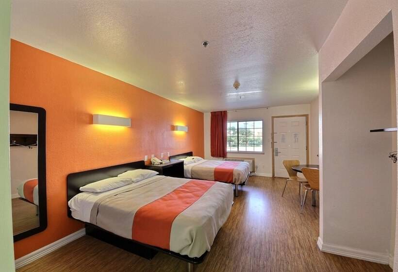 Motel 6edinburg, Tx