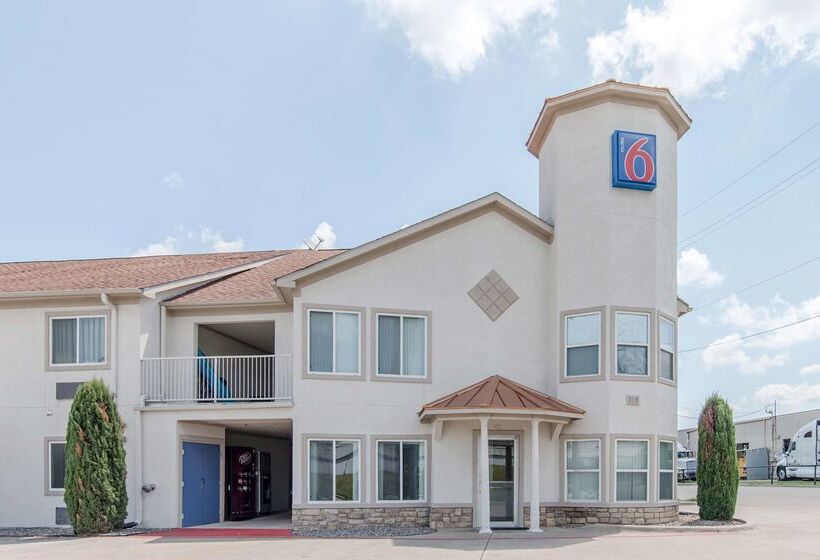Motel 6 Hutchins, Tx