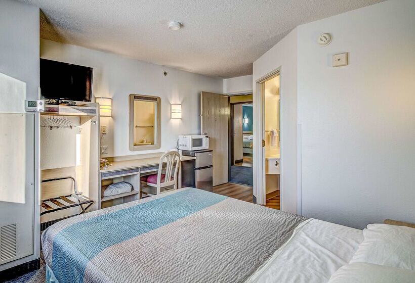 فندق على الطريق Econo Lodge