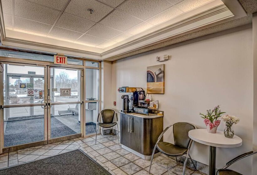 فندق على الطريق Econo Lodge