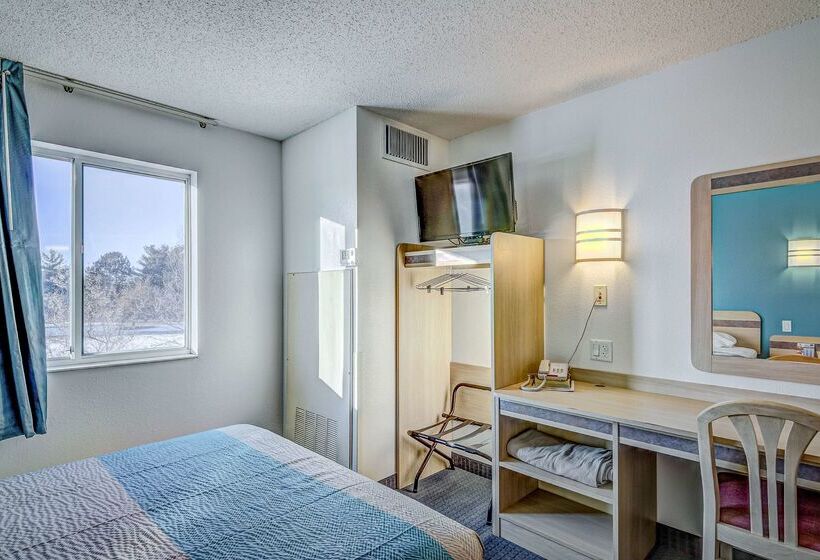 فندق على الطريق Econo Lodge