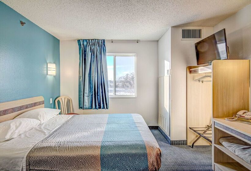 فندق على الطريق Econo Lodge