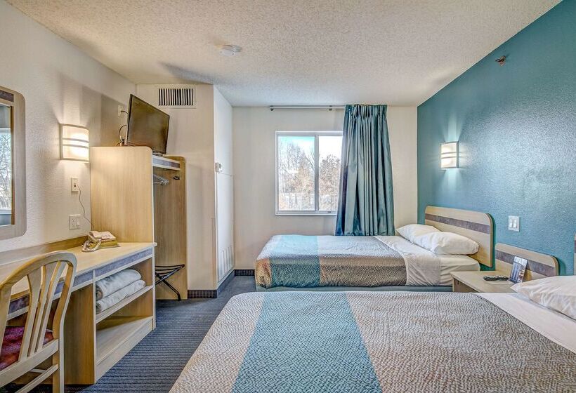 فندق على الطريق Econo Lodge