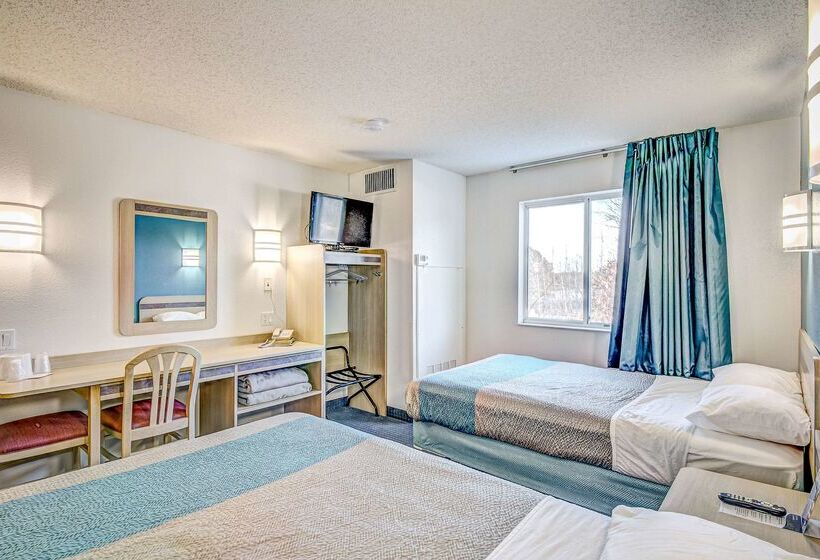 فندق على الطريق Econo Lodge