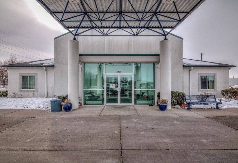 فندق على الطريق Econo Lodge