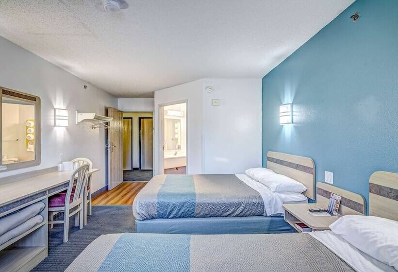 فندق على الطريق Econo Lodge