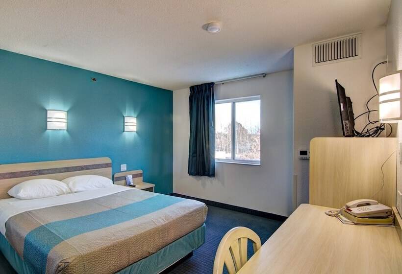 فندق على الطريق Econo Lodge