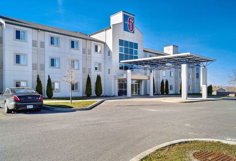 Motel 6peterborough, On