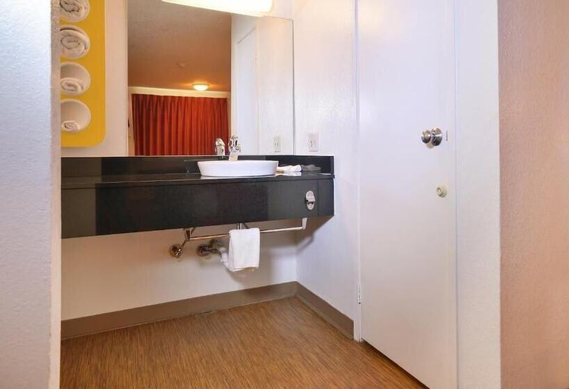 Motel 6 Saint Joseph, Mo