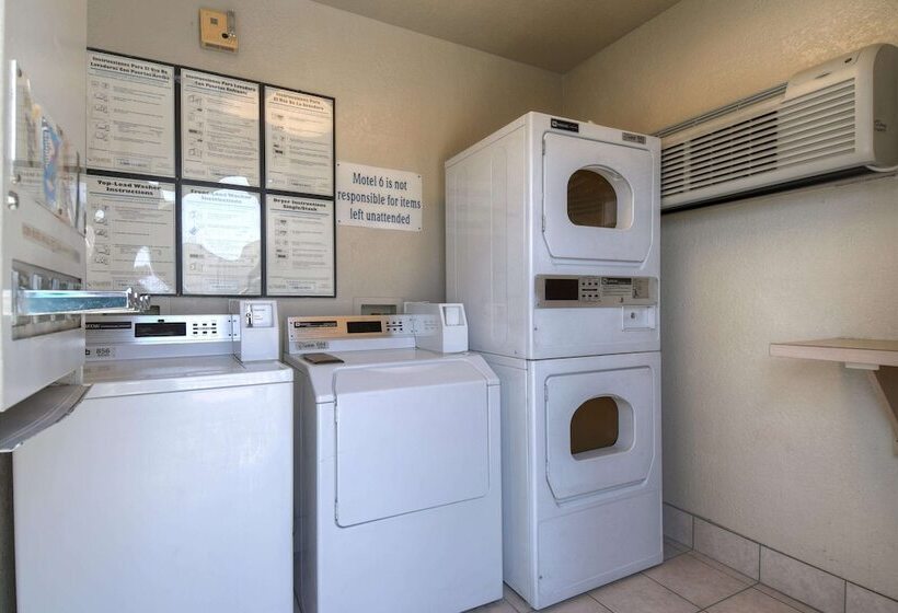 Motel 6san Ysidro, Ca  San Diego  Border