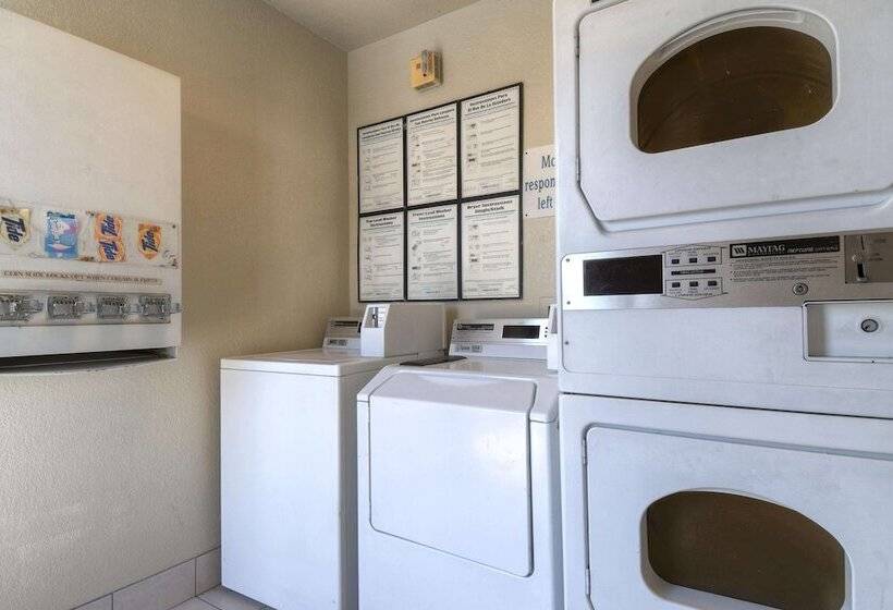 Motel 6san Ysidro, Ca  San Diego  Border