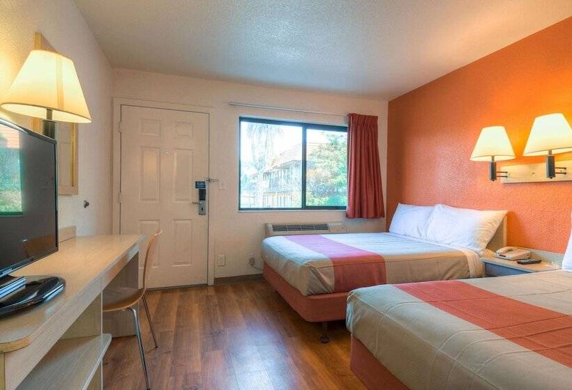 Motel 6san Ysidro, Ca  San Diego  Border