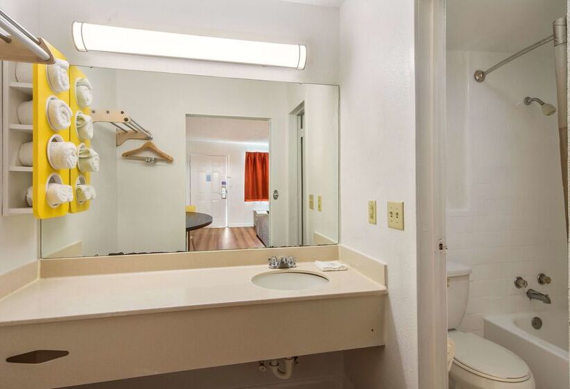 Motel 6 Warner Robins, Ga