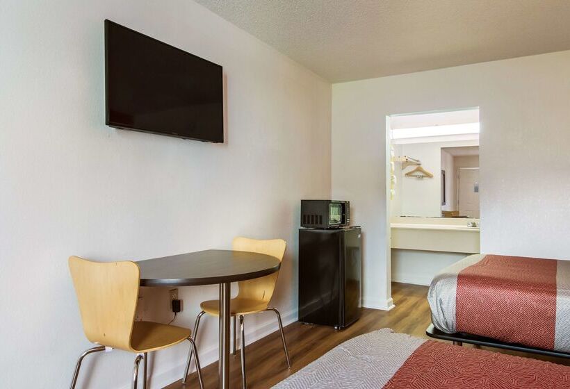 Motel 6 Warner Robins, Ga