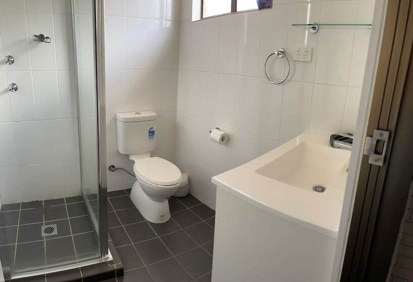 Abajaz Motel Centrally Located Shaded Parking