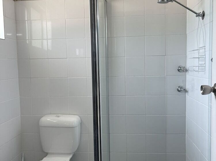 Abajaz Motel Centrally Located Shaded Parking