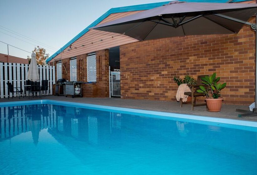 Abajaz Motel Centrally Located Shaded Parking