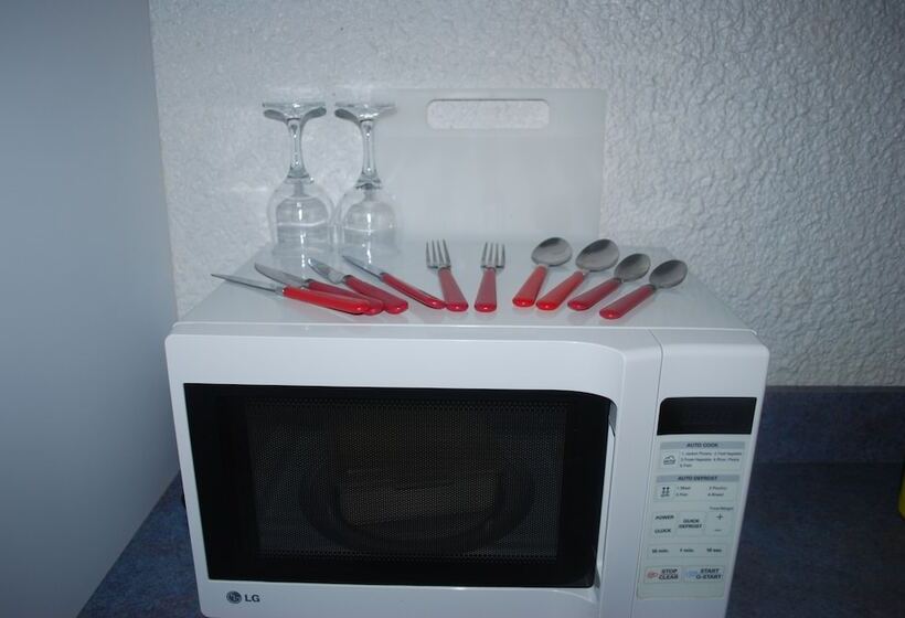 Abajaz Motel Centrally Located Shaded Parking