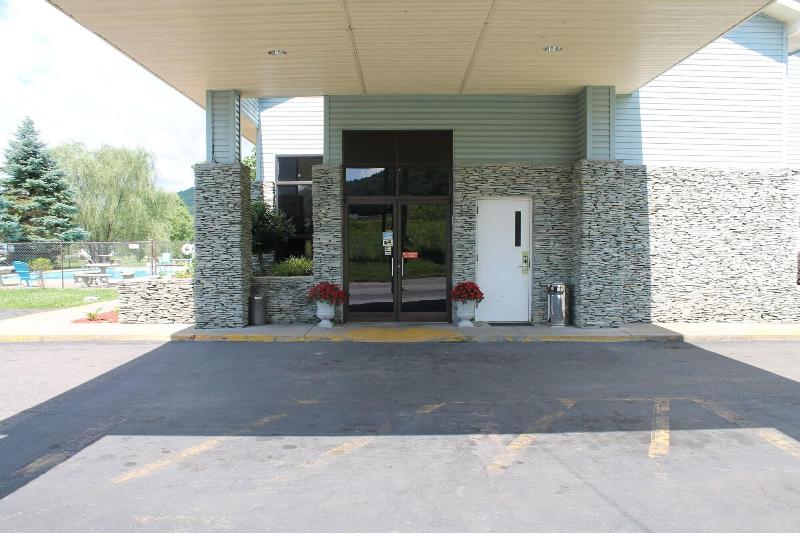 فندق على الطريق Americourt