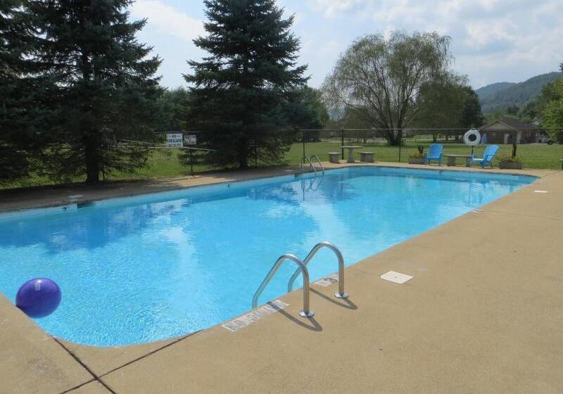 فندق على الطريق Americourt